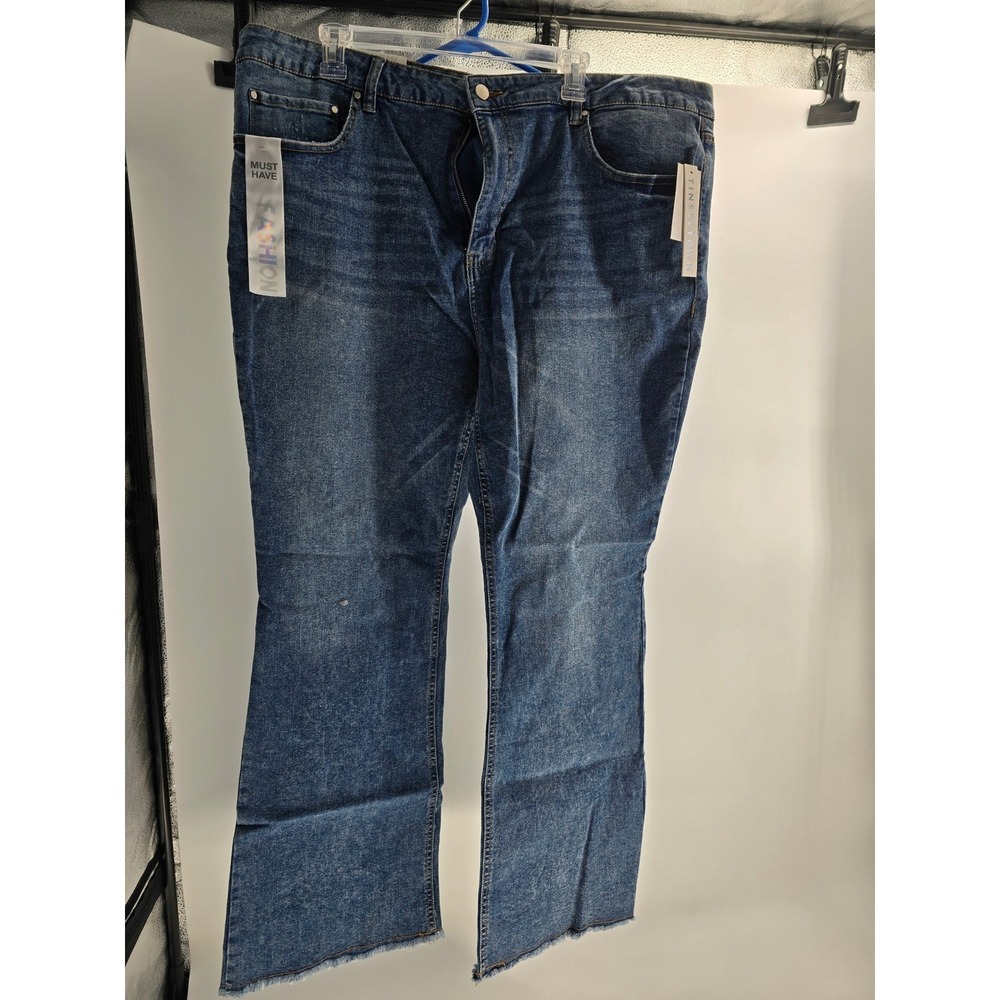 Tinseltown Womens 22W‎ Hi-Rise Flare Jeans Delma Wash Raw Hem MYB029368P New